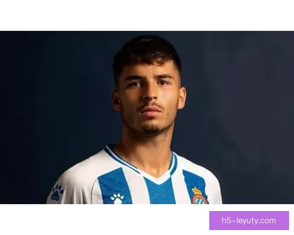 山东泰山签下25岁葡萄牙中卫佩德罗阿尔瓦罗